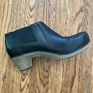 Dansko Marilyn leather ankle booties, size 38
